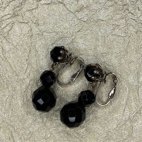 Vintage Black 3 Bead Clip On Earrings - Picture 4 of 5